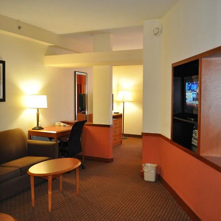 Holiday Inn Express Williamston By Ihg Exterior foto