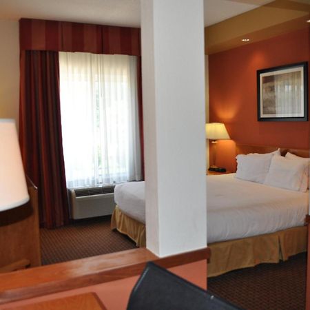 Holiday Inn Express Williamston By Ihg Exterior foto